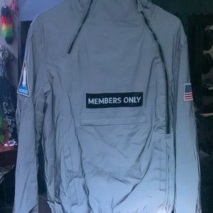 Members only jacket!!! No tags but barely worn!!